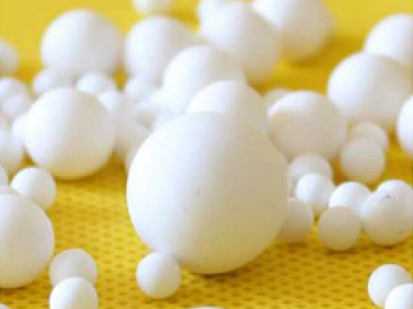 Highly wear-resistant microcrystalline ceramic balls